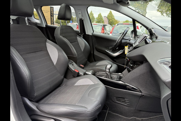 Peugeot 2008 1.2 PureTech Allure Pano,110pk,Navi,Halfleder,Clima,Cruise,Lm velgen,Pdc,Apk tot 09-2026