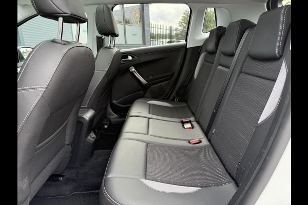 Peugeot 2008 1.2 PureTech Allure Pano,110pk,Navi,Halfleder,Clima,Cruise,Lm velgen,Pdc,Apk tot 09-2026