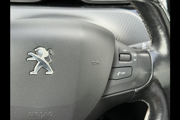 Peugeot 2008 1.2 PureTech Allure Pano,110pk,Navi,Halfleder,Clima,Cruise,Lm velgen,Pdc,Apk tot 09-2026