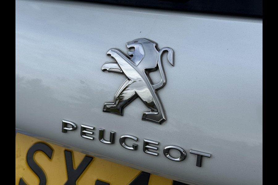 Peugeot 2008 1.2 PureTech Allure Pano,110pk,Navi,Halfleder,Clima,Cruise,Lm velgen,Pdc,Apk tot 09-2026