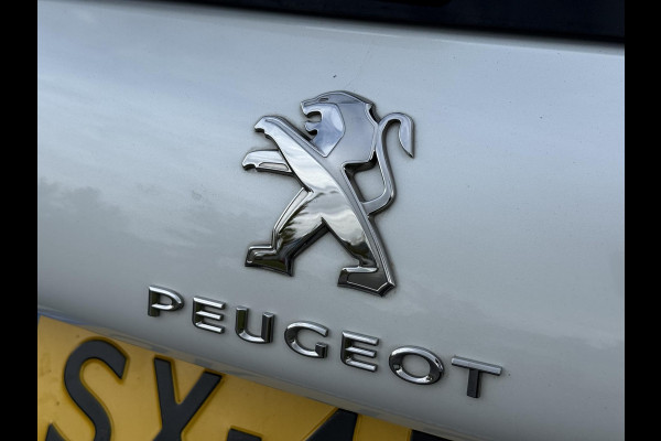 Peugeot 2008 1.2 PureTech Allure Pano,110pk,Navi,Halfleder,Clima,Cruise,Lm velgen,Pdc,Apk tot 09-2026