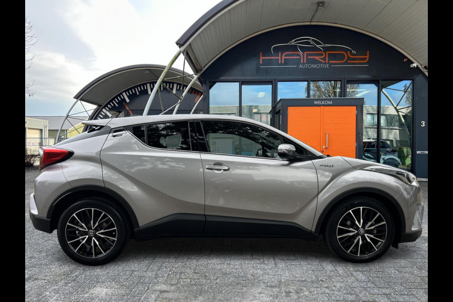 Toyota C-HR 1.8 Hybrid Executive 1e EIGENAAR 100% Dealer onderhouden Rijklaarprijs! Toyota C-HR 1.8 Hybrid Executive 1e EIGENAAR 100% Dealer onderhouden Rijklaarprijs!