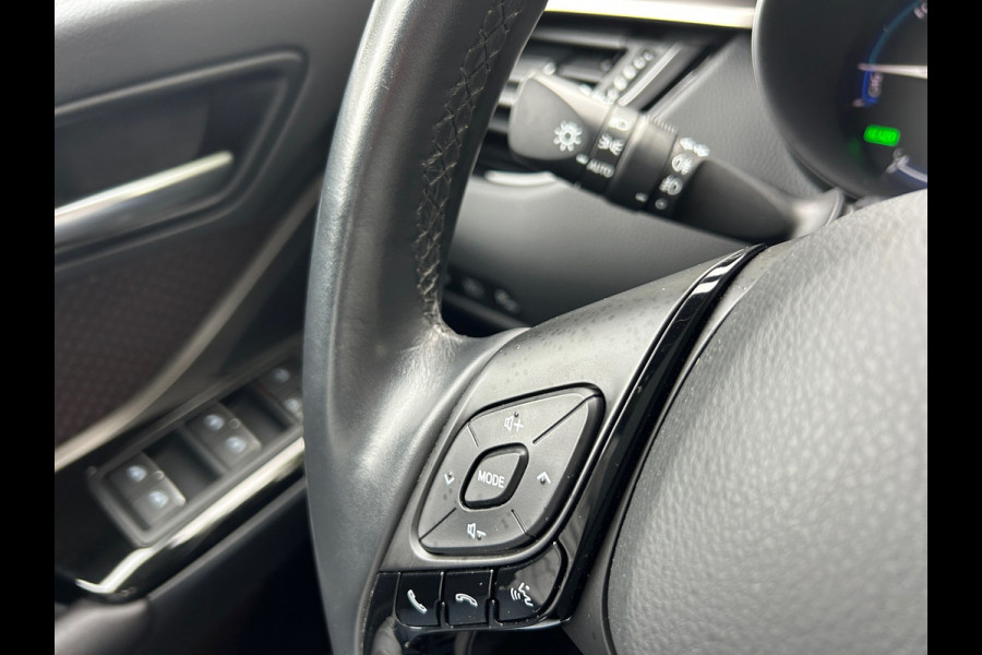 Toyota C-HR 1.8 Hybrid Executive 1e EIGENAAR 100% Dealer onderhouden Rijklaarprijs! Toyota C-HR 1.8 Hybrid Executive 1e EIGENAAR 100% Dealer onderhouden Rijklaarprijs!