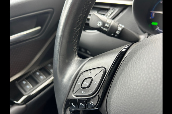 Toyota C-HR 1.8 Hybrid Executive 1e EIGENAAR 100% Dealer onderhouden Rijklaarprijs! Toyota C-HR 1.8 Hybrid Executive 1e EIGENAAR 100% Dealer onderhouden Rijklaarprijs!
