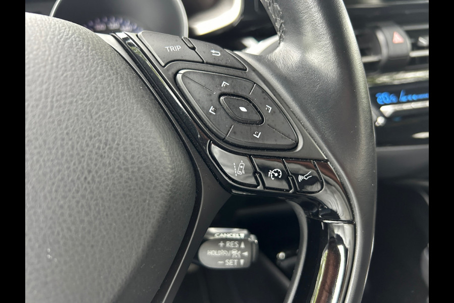 Toyota C-HR 1.8 Hybrid Executive 1e EIGENAAR 100% Dealer onderhouden Rijklaarprijs! Toyota C-HR 1.8 Hybrid Executive 1e EIGENAAR 100% Dealer onderhouden Rijklaarprijs!
