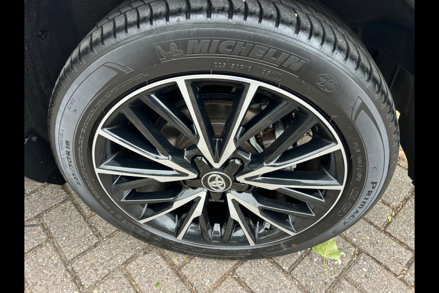 Toyota C-HR 1.8 Hybrid Executive 1e EIGENAAR 100% Dealer onderhouden Rijklaarprijs! Toyota C-HR 1.8 Hybrid Executive 1e EIGENAAR 100% Dealer onderhouden Rijklaarprijs!