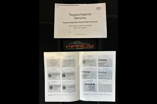 Toyota C-HR 1.8 Hybrid Executive 1e EIGENAAR 100% Dealer onderhouden Rijklaarprijs! Toyota C-HR 1.8 Hybrid Executive 1e EIGENAAR 100% Dealer onderhouden Rijklaarprijs!