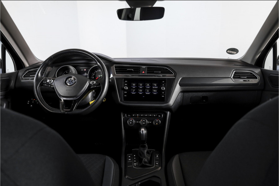 Volkswagen Tiguan 1.5 TSI ACT Comfortline 150 PK - Automaat | Adapt. Cruise | Stoelverwarming | PDC | NAV | ECC | Elek. Trekhaak | LM 18" |