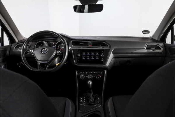 Volkswagen Tiguan 1.5 TSI ACT Comfortline 150 PK - Automaat | Adapt. Cruise | Stoelverwarming | PDC | NAV | ECC | Elek. Trekhaak | LM 18" |