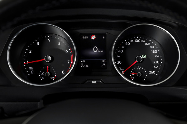 Volkswagen Tiguan 1.5 TSI ACT Comfortline 150 PK - Automaat | Adapt. Cruise | Stoelverwarming | PDC | NAV | ECC | Elek. Trekhaak | LM 18" |