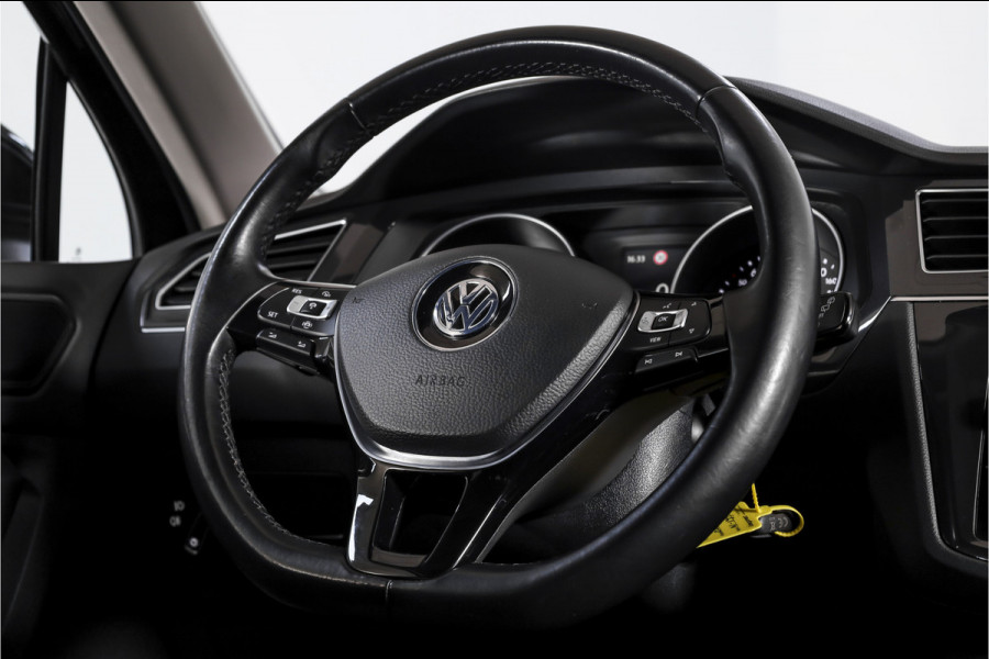 Volkswagen Tiguan 1.5 TSI ACT Comfortline 150 PK - Automaat | Adapt. Cruise | Stoelverwarming | PDC | NAV | ECC | Elek. Trekhaak | LM 18" |