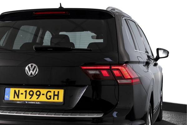 Volkswagen Tiguan 1.5 TSI ACT Comfortline 150 PK - Automaat | Adapt. Cruise | Stoelverwarming | PDC | NAV | ECC | Elek. Trekhaak | LM 18" |