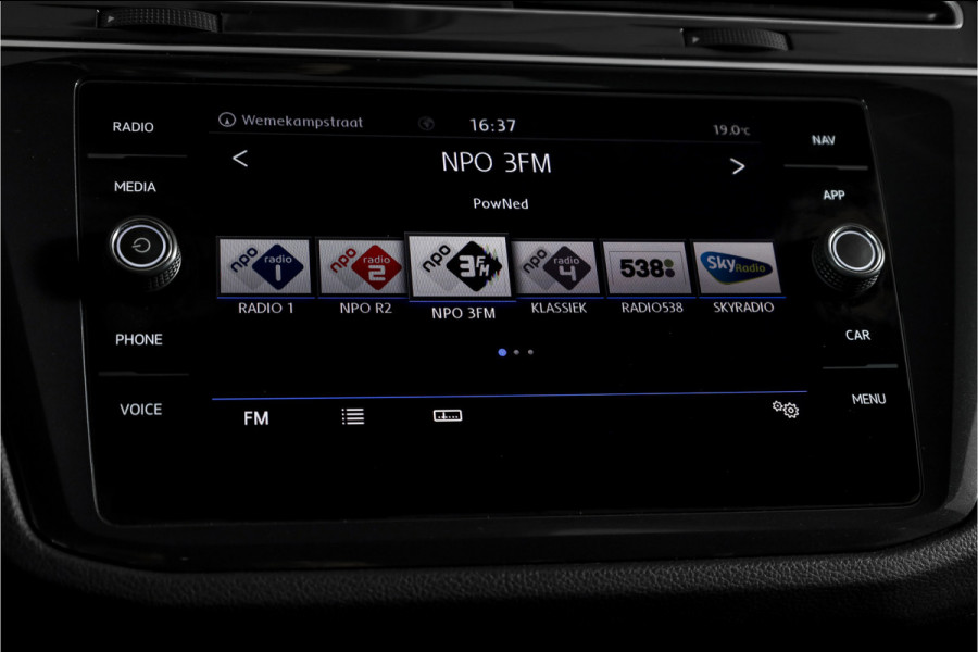 Volkswagen Tiguan 1.5 TSI ACT Comfortline 150 PK - Automaat | Adapt. Cruise | Stoelverwarming | PDC | NAV | ECC | Elek. Trekhaak | LM 18" |