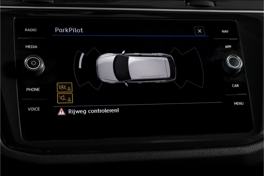 Volkswagen Tiguan 1.5 TSI ACT Comfortline 150 PK - Automaat | Adapt. Cruise | Stoelverwarming | PDC | NAV | ECC | Elek. Trekhaak | LM 18" |
