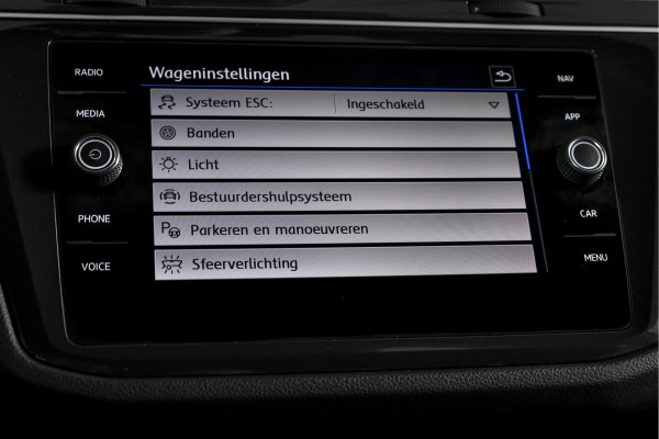 Volkswagen Tiguan 1.5 TSI ACT Comfortline 150 PK - Automaat | Adapt. Cruise | Stoelverwarming | PDC | NAV | ECC | Elek. Trekhaak | LM 18" |