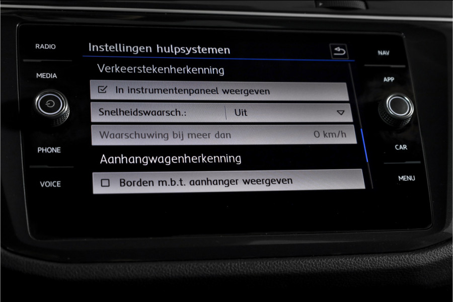 Volkswagen Tiguan 1.5 TSI ACT Comfortline 150 PK - Automaat | Adapt. Cruise | Stoelverwarming | PDC | NAV | ECC | Elek. Trekhaak | LM 18" |