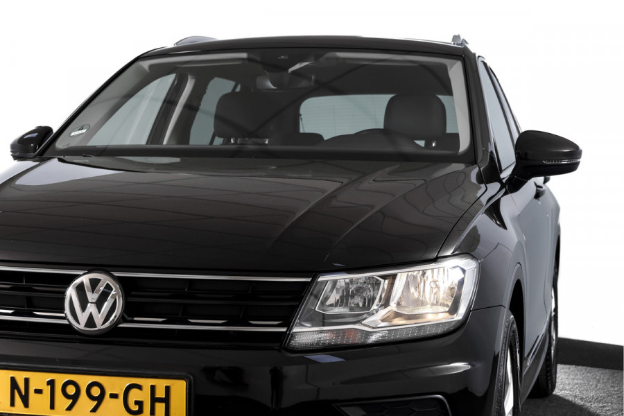 Volkswagen Tiguan 1.5 TSI ACT Comfortline 150 PK - Automaat | Adapt. Cruise | Stoelverwarming | PDC | NAV | ECC | Elek. Trekhaak | LM 18" |