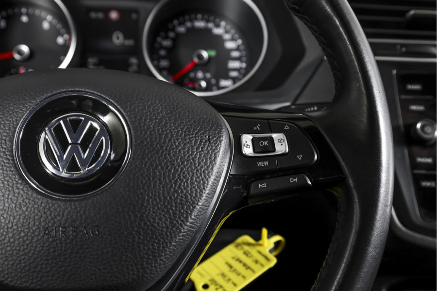 Volkswagen Tiguan 1.5 TSI ACT Comfortline 150 PK - Automaat | Adapt. Cruise | Stoelverwarming | PDC | NAV | ECC | Elek. Trekhaak | LM 18" |