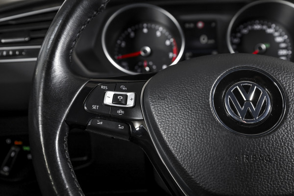 Volkswagen Tiguan 1.5 TSI ACT Comfortline 150 PK - Automaat | Adapt. Cruise | Stoelverwarming | PDC | NAV | ECC | Elek. Trekhaak | LM 18" |
