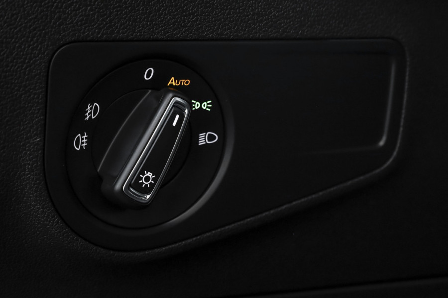 Volkswagen Tiguan 1.5 TSI ACT Comfortline 150 PK - Automaat | Adapt. Cruise | Stoelverwarming | PDC | NAV | ECC | Elek. Trekhaak | LM 18" |