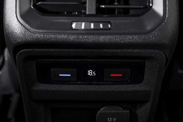 Volkswagen Tiguan 1.5 TSI ACT Comfortline 150 PK - Automaat | Adapt. Cruise | Stoelverwarming | PDC | NAV | ECC | Elek. Trekhaak | LM 18" |