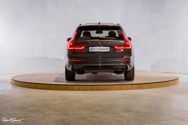 Volvo XC60 2.0 T8 Plug-in hybrid AWD R-Design | Long Range | Zwenkbare trekhaak | Luchtvering | Bowers&Wilkins | Adaptieve cruise | Panoram