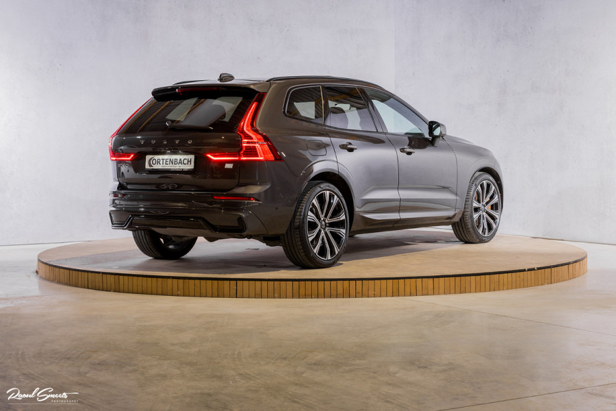Volvo XC60 2.0 T8 Plug-in hybrid AWD R-Design | Long Range | Zwenkbare trekhaak | Luchtvering | Bowers&Wilkins | Adaptieve cruise | Panoram