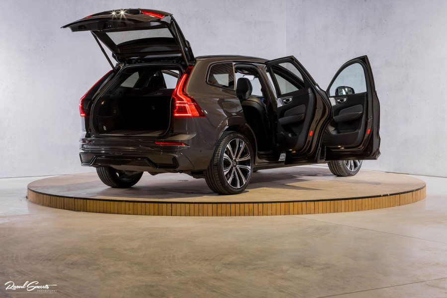 Volvo XC60 2.0 T8 Plug-in hybrid AWD R-Design | Long Range | Zwenkbare trekhaak | Luchtvering | Bowers&Wilkins | Adaptieve cruise | Panoram