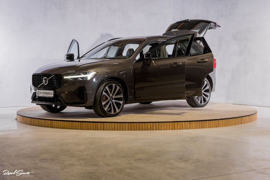 Volvo XC60 2.0 T8 Plug-in hybrid AWD R-Design | Long Range | Zwenkbare trekhaak | Luchtvering | Bowers&Wilkins | Adaptieve cruise | Panoram