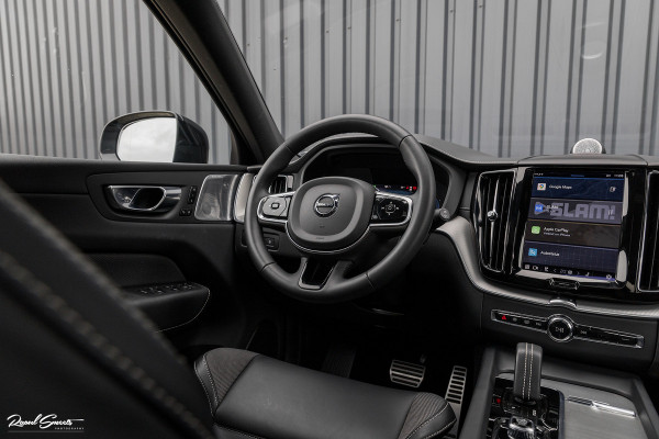 Volvo XC60 2.0 T8 Plug-in hybrid AWD R-Design | Long Range | Zwenkbare trekhaak | Luchtvering | Bowers&Wilkins | Adaptieve cruise | Panoram