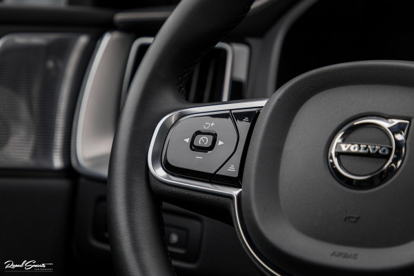 Volvo XC60 2.0 T8 Plug-in hybrid AWD R-Design | Long Range | Zwenkbare trekhaak | Luchtvering | Bowers&Wilkins | Adaptieve cruise | Panoram