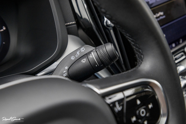 Volvo XC60 2.0 T8 Plug-in hybrid AWD R-Design | Long Range | Zwenkbare trekhaak | Luchtvering | Bowers&Wilkins | Adaptieve cruise | Panoram