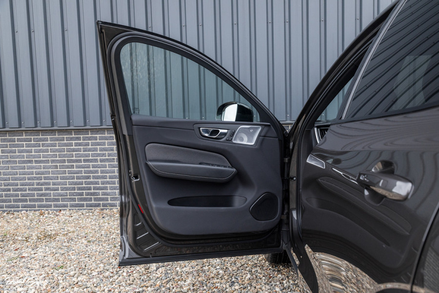 Volvo XC60 2.0 T8 Plug-in hybrid AWD R-Design | Long Range | Zwenkbare trekhaak | Luchtvering | Bowers&Wilkins | Adaptieve cruise | Panoram