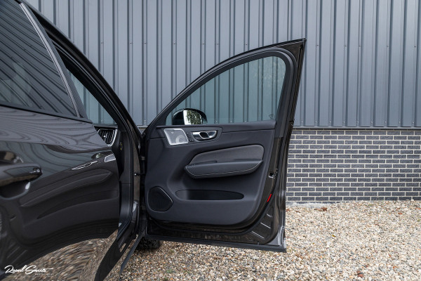 Volvo XC60 2.0 T8 Plug-in hybrid AWD R-Design | Long Range | Zwenkbare trekhaak | Luchtvering | Bowers&Wilkins | Adaptieve cruise | Panoram