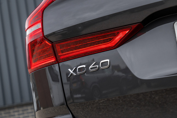Volvo XC60 2.0 T8 Plug-in hybrid AWD R-Design | Long Range | Zwenkbare trekhaak | Luchtvering | Bowers&Wilkins | Adaptieve cruise | Panoram