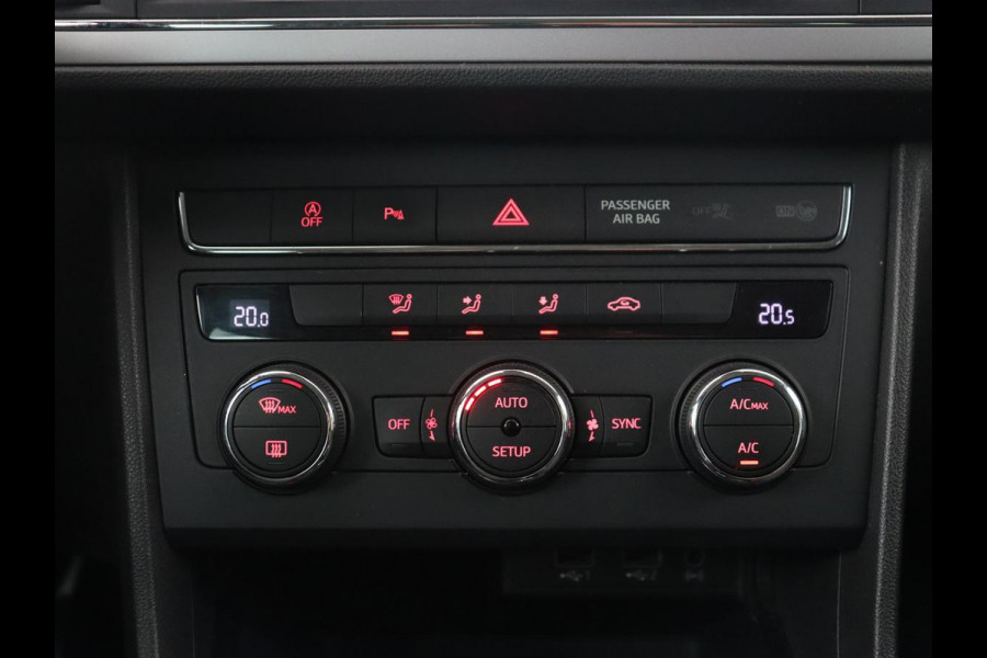 Seat Leon 1.0 EcoTSI Style Business | Carplay | Trekhaak | Navigatie | Parkeerhulp | Climate control | Cruise control | Bluetooth