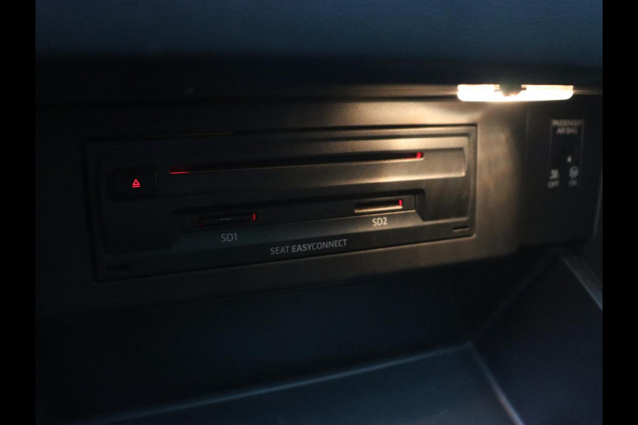 Seat Leon 1.0 EcoTSI Style Business | Carplay | Trekhaak | Navigatie | Parkeerhulp | Climate control | Cruise control | Bluetooth