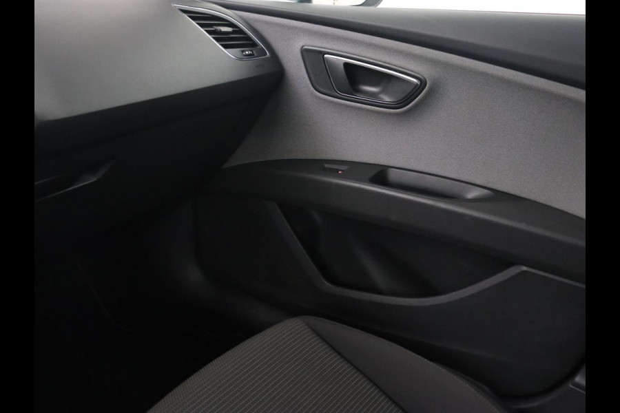 Seat Leon 1.0 EcoTSI Style Business | Carplay | Trekhaak | Navigatie | Parkeerhulp | Climate control | Cruise control | Bluetooth