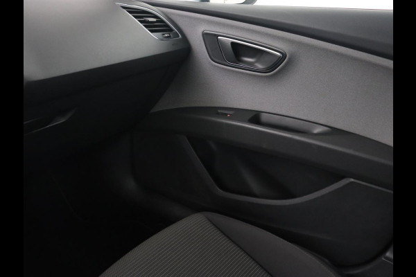 Seat Leon 1.0 EcoTSI Style Business | Carplay | Trekhaak | Navigatie | Parkeerhulp | Climate control | Cruise control | Bluetooth