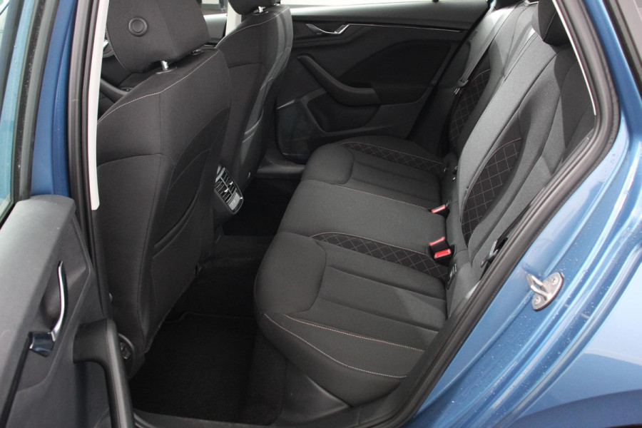 Škoda Kamiq 1.0 TSI 110 pk DSG Scoutline Dynamic | Navigatie | Apple Carplay/ Android Auto | Camera | Adaptive cruise control | Stoelverwarming | Wegklapbare trekhaak | LED-verlichting voor