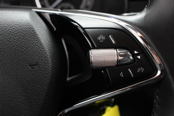 Škoda Kamiq 1.0 TSI 110 pk DSG Scoutline Dynamic | Navigatie | Apple Carplay/ Android Auto | Camera | Adaptive cruise control | Stoelverwarming | Wegklapbare trekhaak | LED-verlichting voor