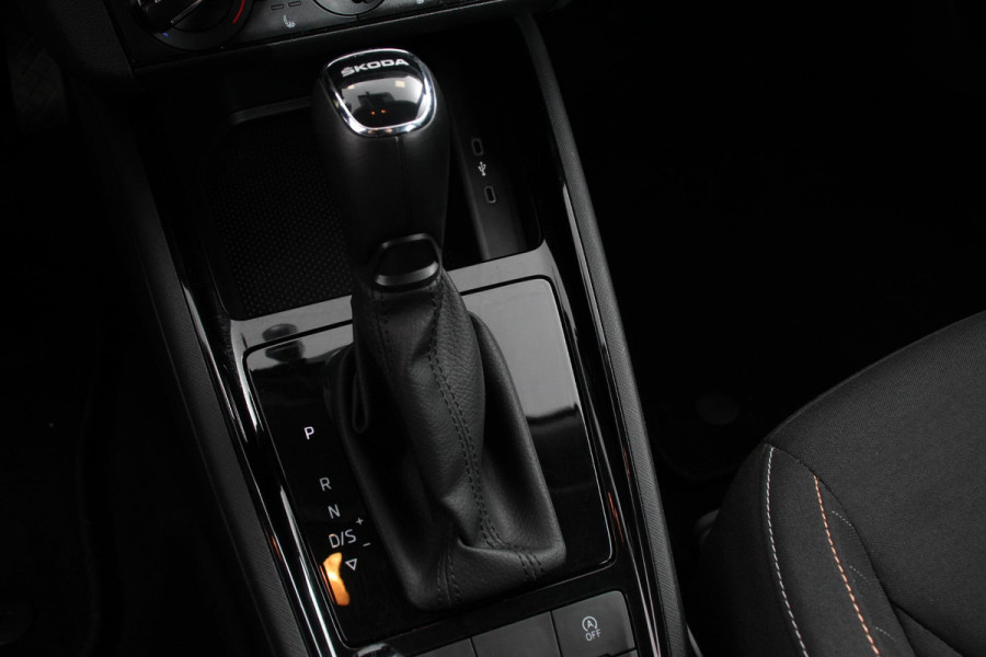 Škoda Kamiq 1.0 TSI 110 pk DSG Scoutline Dynamic | Navigatie | Apple Carplay/ Android Auto | Camera | Adaptive cruise control | Stoelverwarming | Wegklapbare trekhaak | LED-verlichting voor