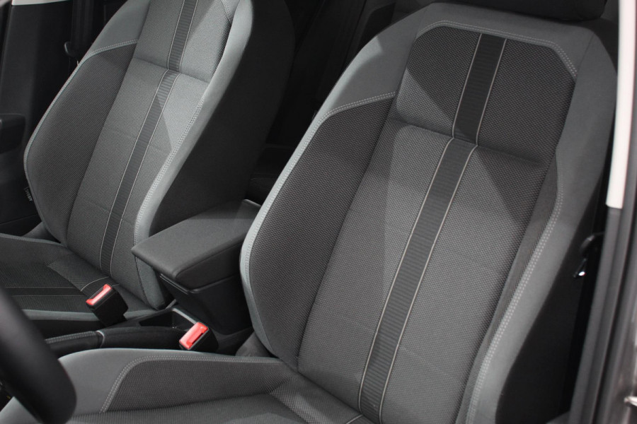 Volkswagen Polo 1.0 TSI 110pk DSG Highline | Navigatie | Apple Carplay/Android Auto | Parkeersensoren | Adaptive Cruise Control | Stoelverwarming | Getinte ramen | Climatronic