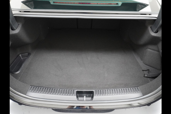 Mercedes-Benz E-Klasse 400 e 4MATIC AMG Line | Distronic Memory Ventilatie 360 Camera Mercedes-Benz E-Klasse 400 e 4MATIC AMG Line | Distronic Memory Ventilatie 360 Camera