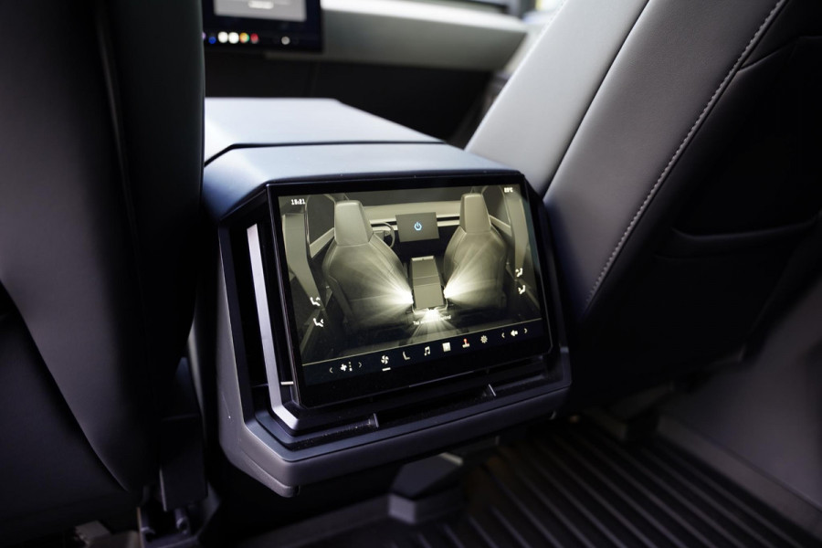 Tesla Cybertruck AWD 100 kWh Foundation Series EXPORT PRICE