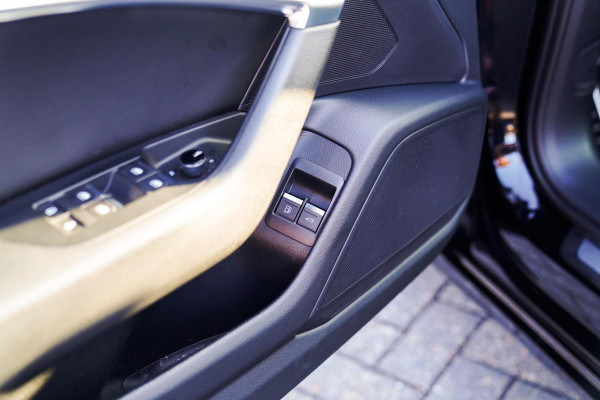 Audi A6 Avant 55 TFSI e quattro Competition | Panorama | S6 Look | 360 Camera | Elek. Trekhaak | Black Optic | 21 inch | MAXTON |