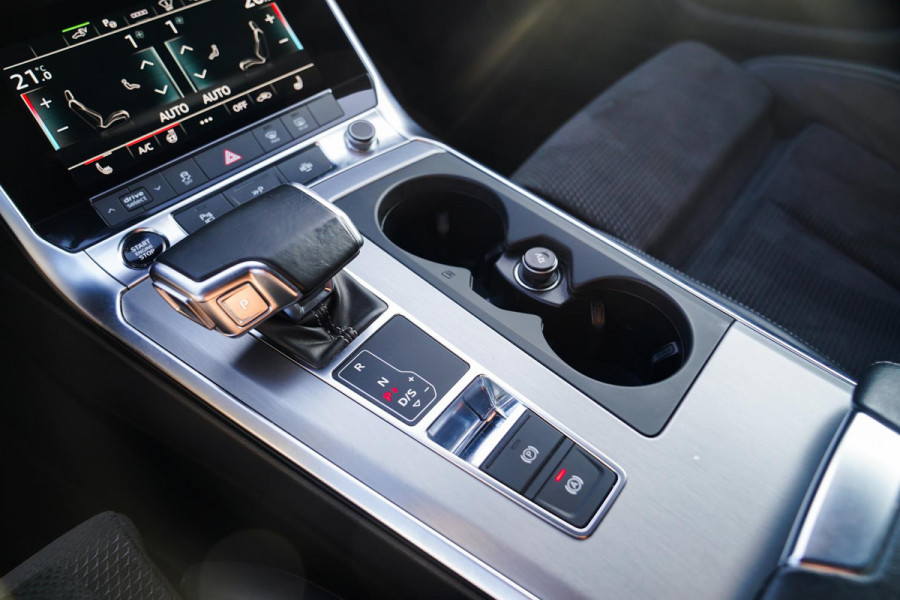 Audi A6 Avant 55 TFSI e quattro Competition | Panorama | S6 Look | 360 Camera | Elek. Trekhaak | Black Optic | 21 inch | MAXTON |