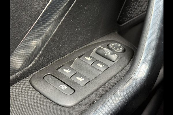 Peugeot 2008 1.2 PureTech Allure Pano,110pk,Navi,Halfleder,Clima,Cruise,Lm velgen,Pdc,Apk tot 09-2026