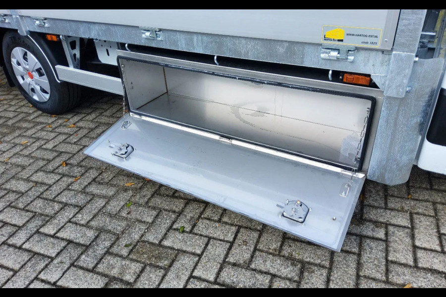 Renault Master E-TECH 87 KW FWD EL - INFRA OPEN LAADBAK 4.40 METER / TREKHAAK 2000 KG. - OPBOUW HARTOG-EST