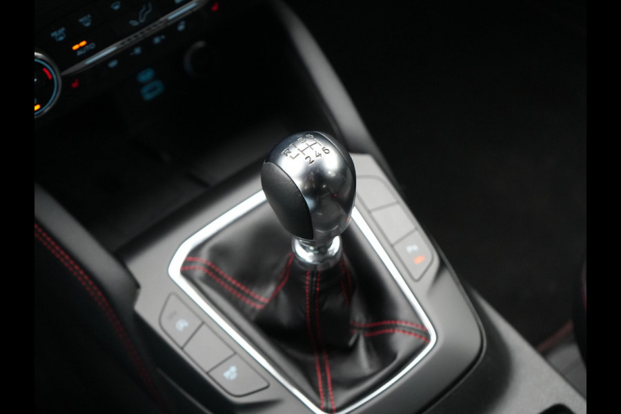 Ford Kuga 1.5 EcoBoost ST-Line X 150pk 1800kg Trekgewicht Dealer O.H | Cruise Control | Bang&Olufsen Sound | Alcantara Sportstoelen Verwarmd | Keyless | Lane Assist | Sportstuur Verwarmd | Navigatie | Virtual | DAB |